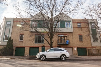 Building Photo - 616 N Paulina St