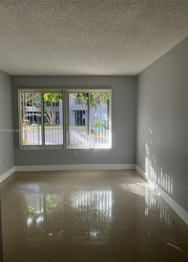 Building Photo - 800 N Miami Ave