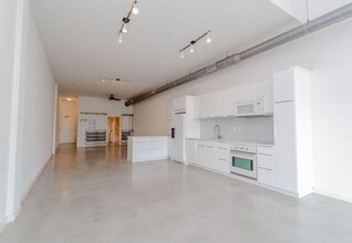 Building Photo - 2235 E 6th St