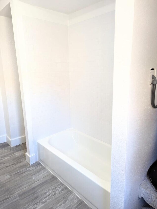 Primary Photo - 127 E Fleming Ave