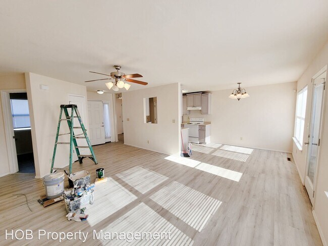 Building Photo - 3 br, 2 bath House - 4340 W Nicholas