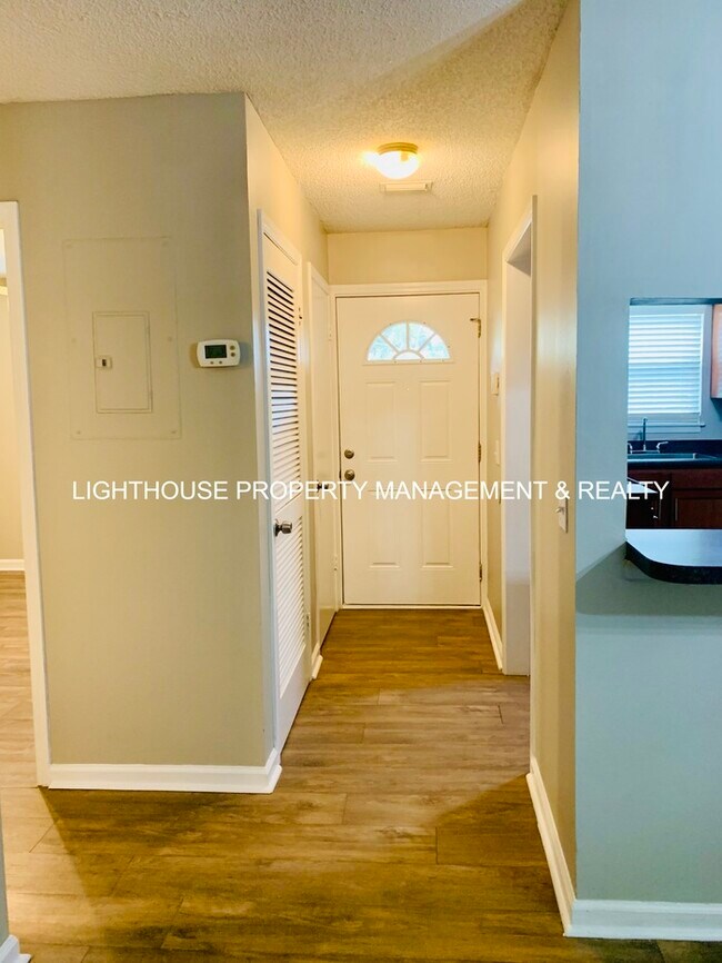 Foto del edificio - 2 Bed/2 Bath Single Story Townhome with At...