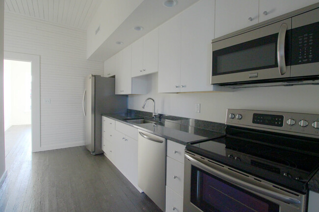 Building Photo - 764 Ninth St