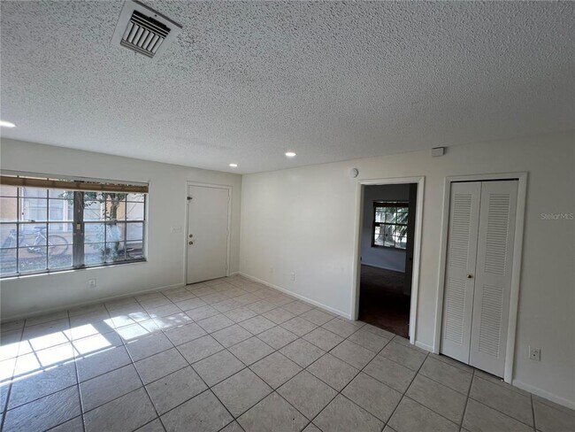 Foto del edificio - 1239 Sophie Blvd