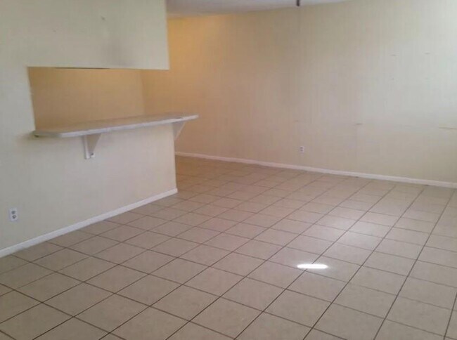 Foto del edificio - 206 NW River Rd