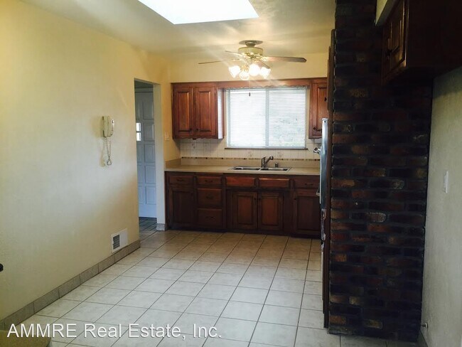Building Photo - 3 br, 2 bath House - 3405 Mt. Everest Ave NE