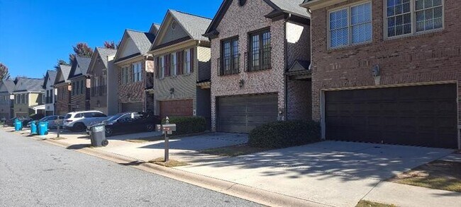 Building Photo - 1685 Oakbrook Lake Dr NW