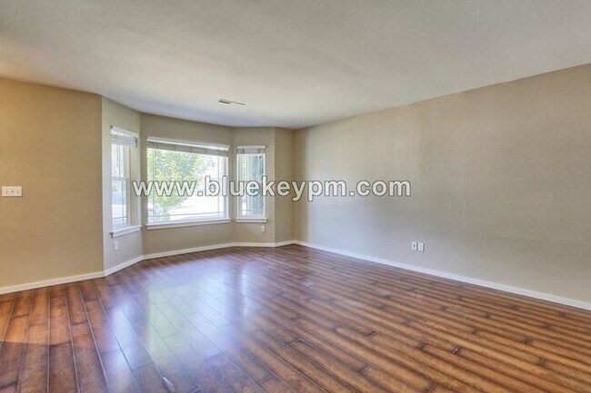 Foto del edificio - 4 Bed, 2 Bath Home in Brush Prairie Near P...