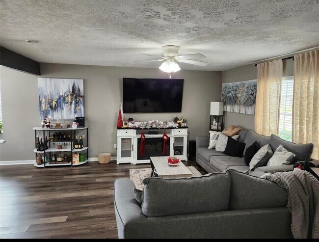 Living Area - 7310 Kite Hill Dr
