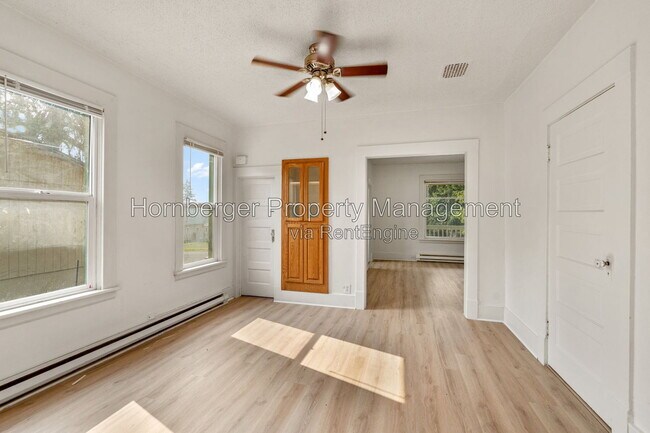 Foto del edificio - 1504 W Alice Ave