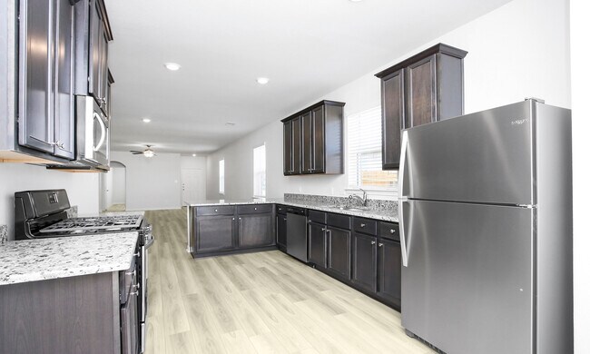 Building Photo - 446 Amberwood Pk Dr