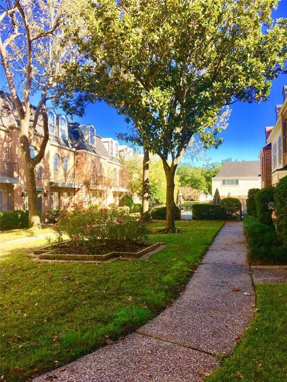 Building Photo - 409 N Post Oak Ln