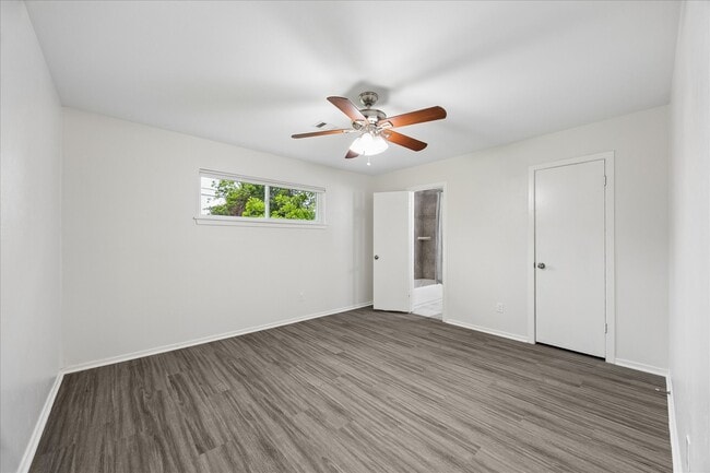 Foto del edificio - 5850 Southminster Dr