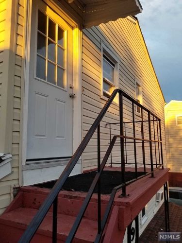 Foto del edificio - 79 Hillcrest Ave