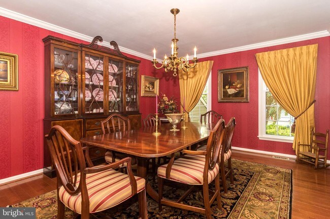 Foto del edificio - 365 Burgundy Ln