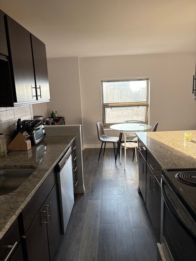 Foto del edificio - 8 W Chestnut St