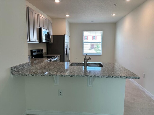 Building Photo - 3356 Private Oak Dr
