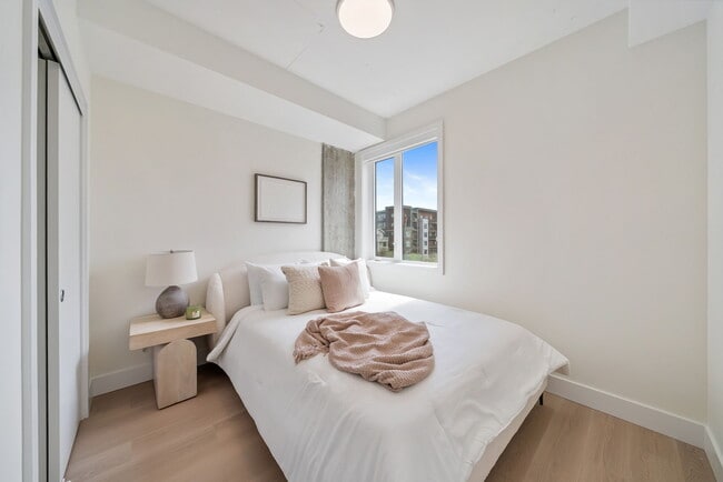 Building Photo - OVIS One