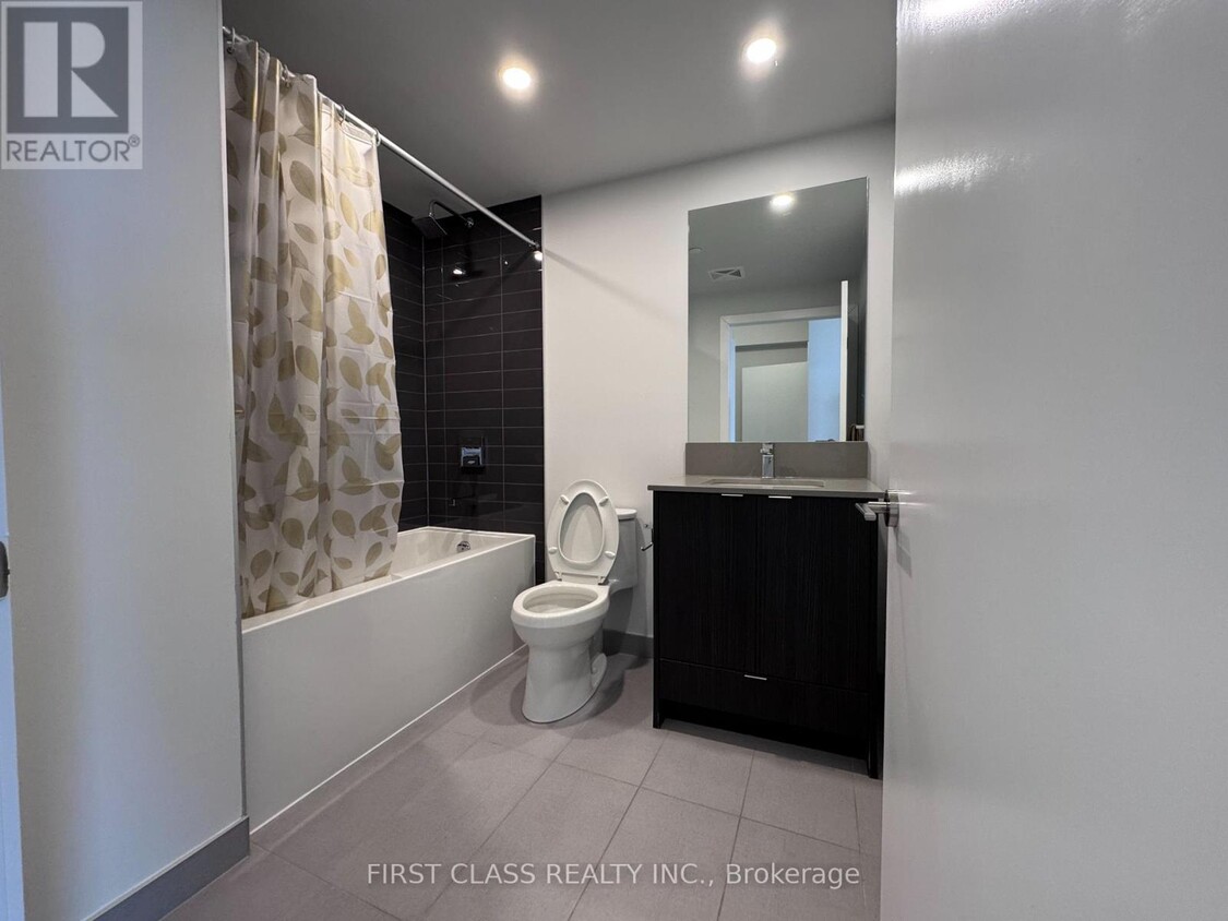 Photo du bâtiment - 4130-4130 Parkside Village Dr