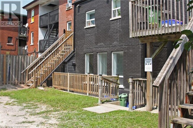 Photo du bâtiment - 590-590 Main St E