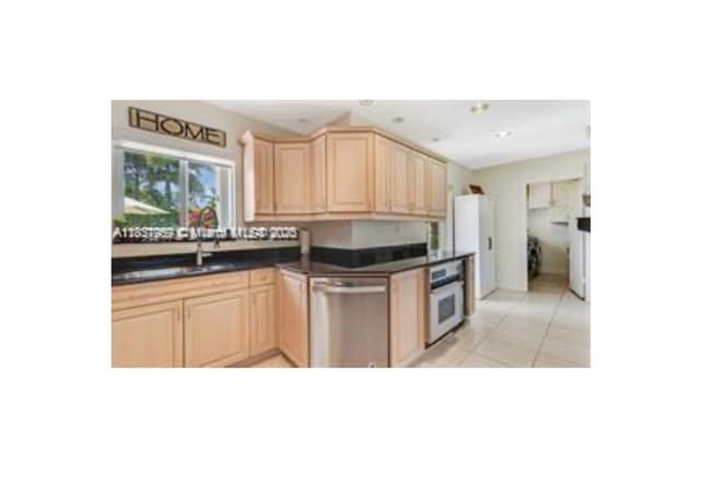 Foto del edificio - 2632 NE 30th St