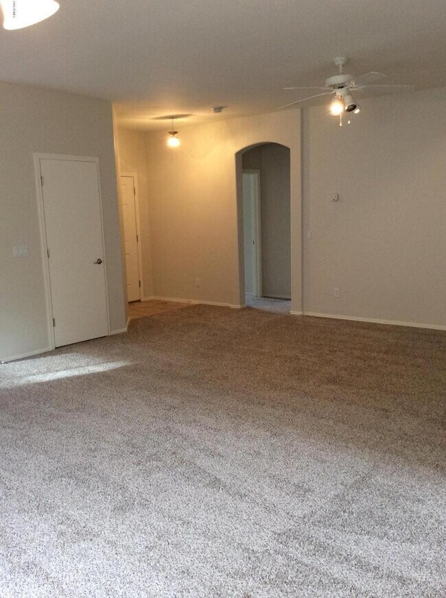 Foto del edificio - 44812 Paraiso Ln
