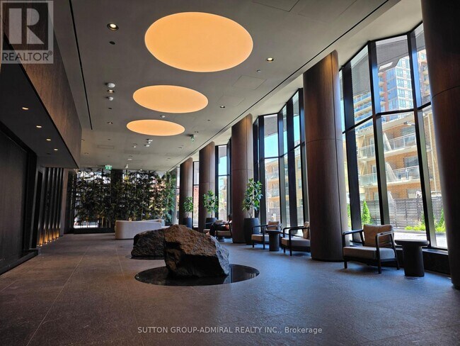 Photo du bâtiment - 110 Broadway Ave