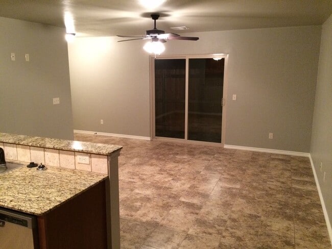 Building Photo - 209 Ashley Dr