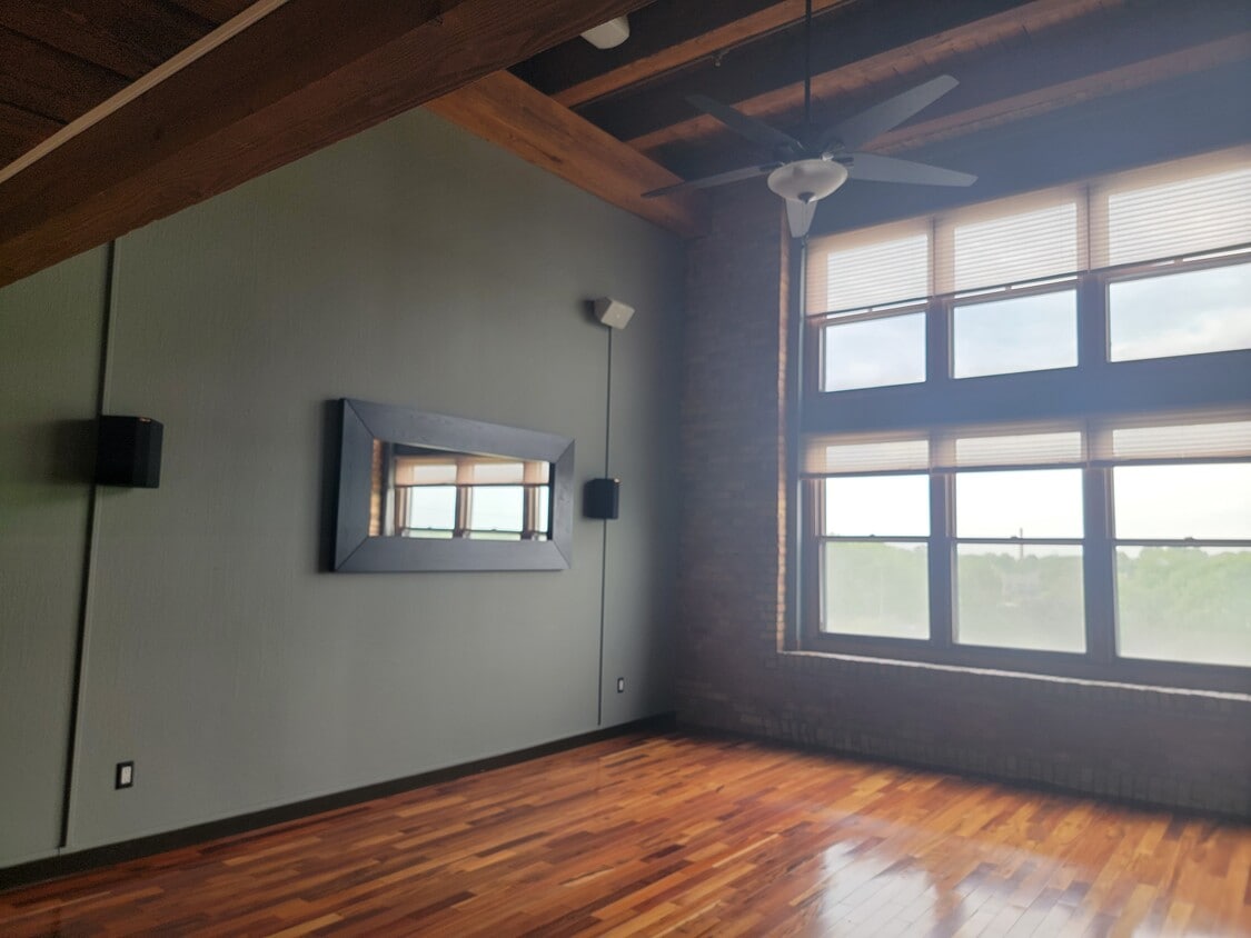 Foto principal - 1545 Arboretum Dr