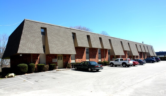 Building Photo - Masthead Apartments
