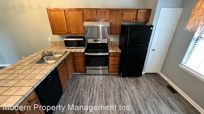 Building Photo - 2 br, 1.5 bath House - 1393 Hartland Woods...