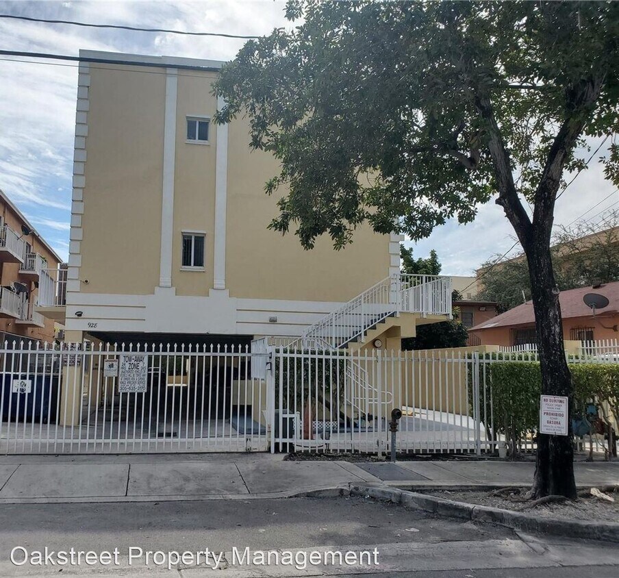 Foto principal - 1 br, 1.5 bath House - 928 SW 3rd Street #...