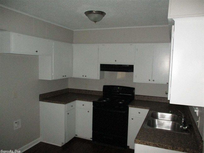 Building Photo - 7206 Skylark Dr