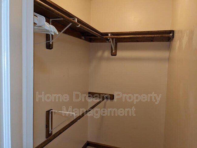 Foto del edificio - 11 Endicott Ln