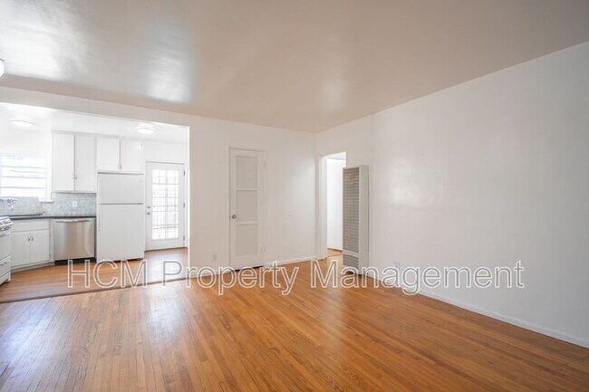 Foto del edificio - 1781 1/2 Washington Way