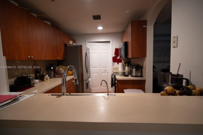 Foto del edificio - 6520 NW 114th Ave