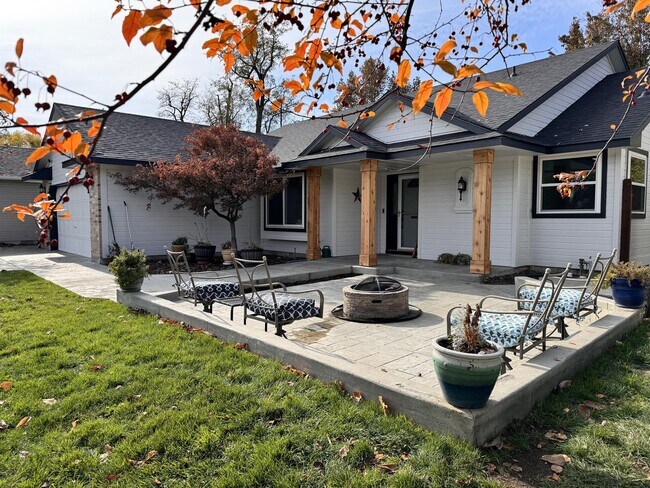 Building Photo - 4173 N Sorrel Pl