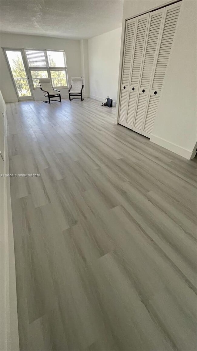 Foto del edificio - 405 N Ocean Blvd