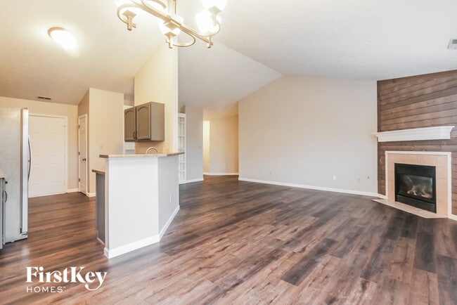 Building Photo - 23 Pin Oak Ct