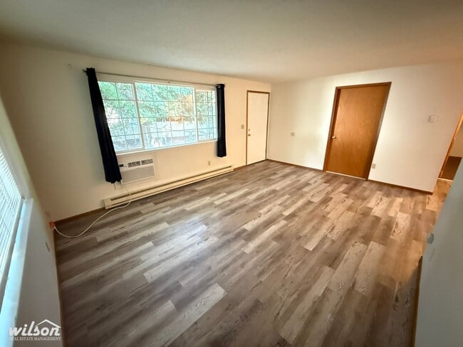 Building Photo - 1806 Plath Ave