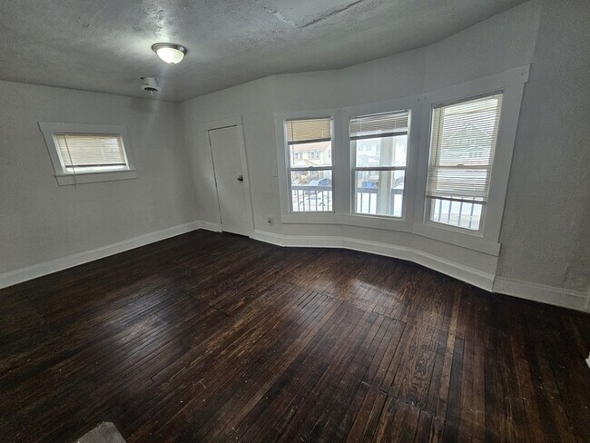 Foto del edificio - 686 E 118th St