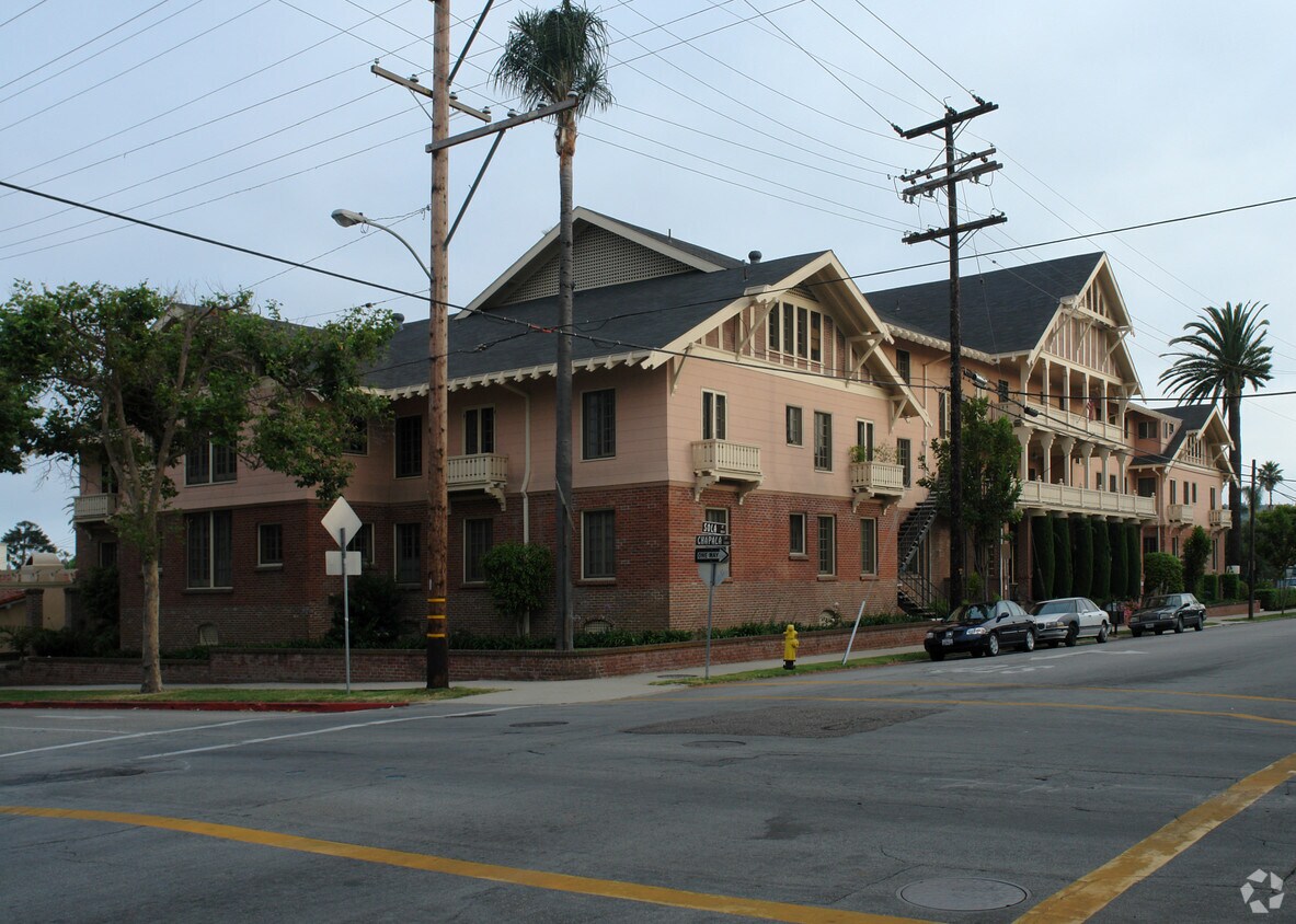 Primary Photo - 105 W Sola St