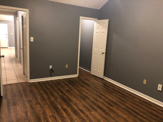 Foto del edificio - 5495 Emerald Hills Dr