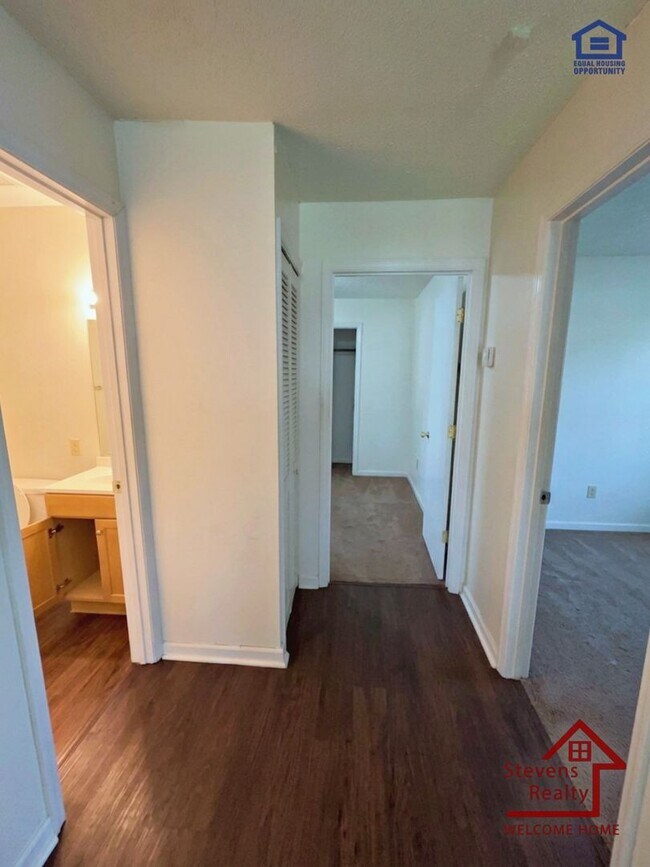 Building Photo - 112 Bybee Woods Dr