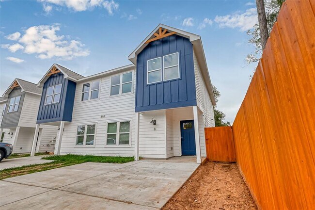 Building Photo - 809 Avenue J