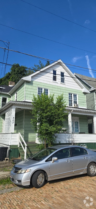 Building Photo - 207 Lincoln Ave