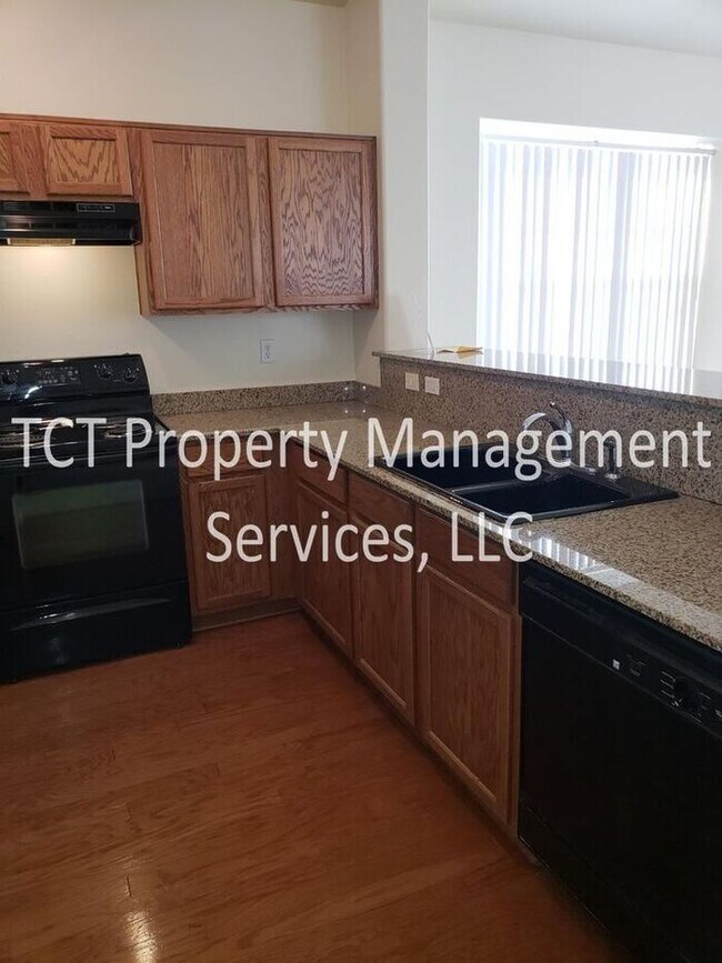 Beautiful Condo in Gilbert! Townhome Rentals in Gilbert AZ