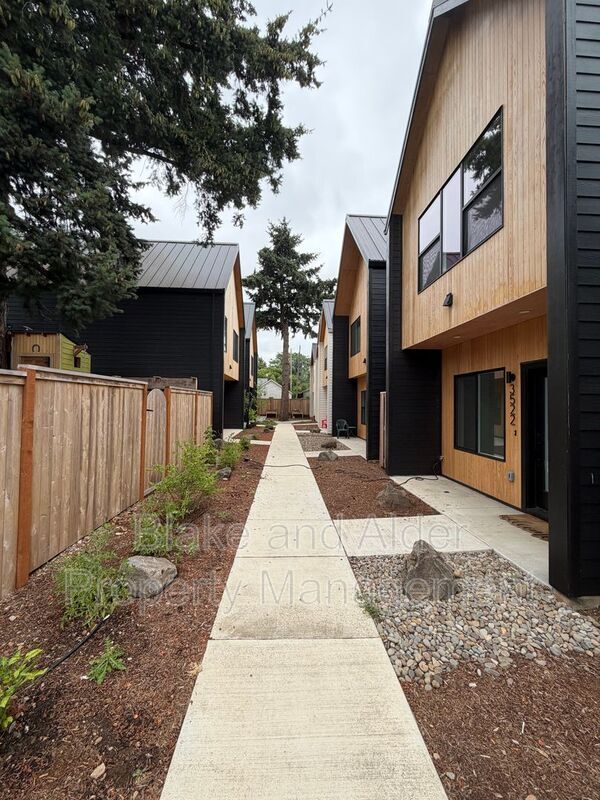 Foto del edificio - 3522 NE 44th Ave