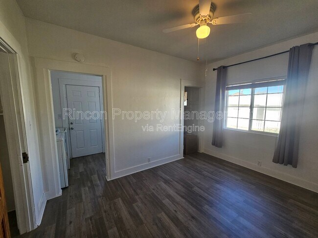 Foto del edificio - 127 S B St