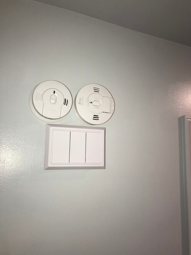 New smoke/CO2 alarms and door chime - 224 Oxford Plz